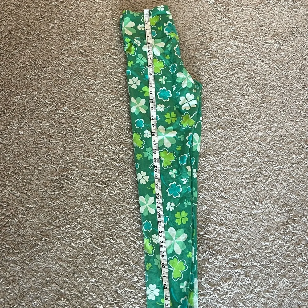 No Boundaries Green Clover Patterned Kids Leggings